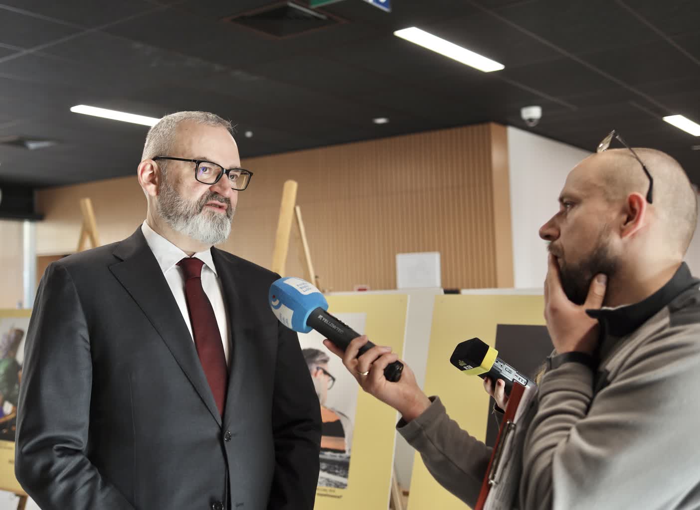 "Neutralność przez lata daje nam wyjątkowy status". Ambasador Szwajcarii spotkał się ze studentami 3 IMG_8703.jpeg