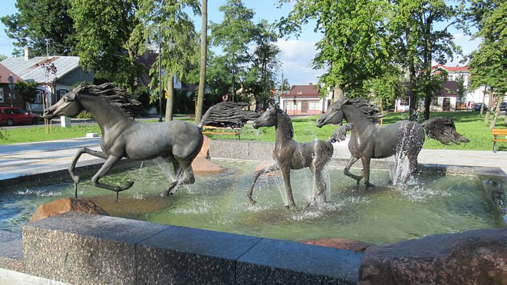 janow podlaski fountain 210808 1 2025 03 03 215838