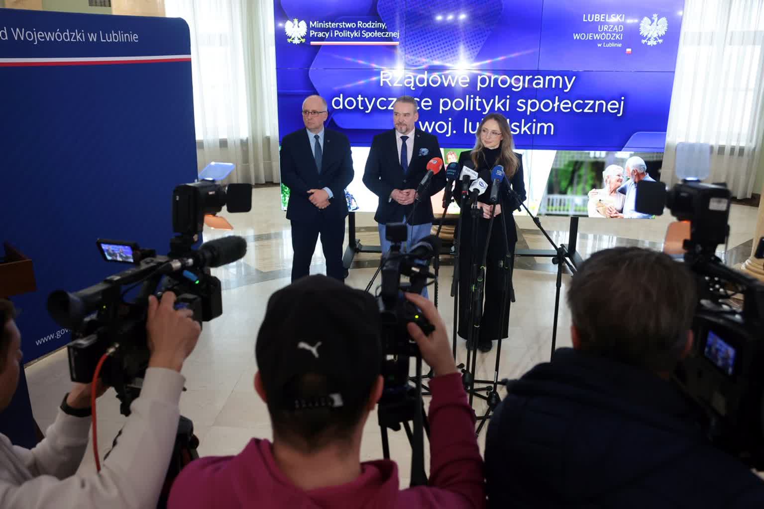 Minister Dziemianowicz-Bąk w Lublinie: Bezpieczna Polska to także bezpieczna rodzina 2 pm_AD-B-270325-012.jpg