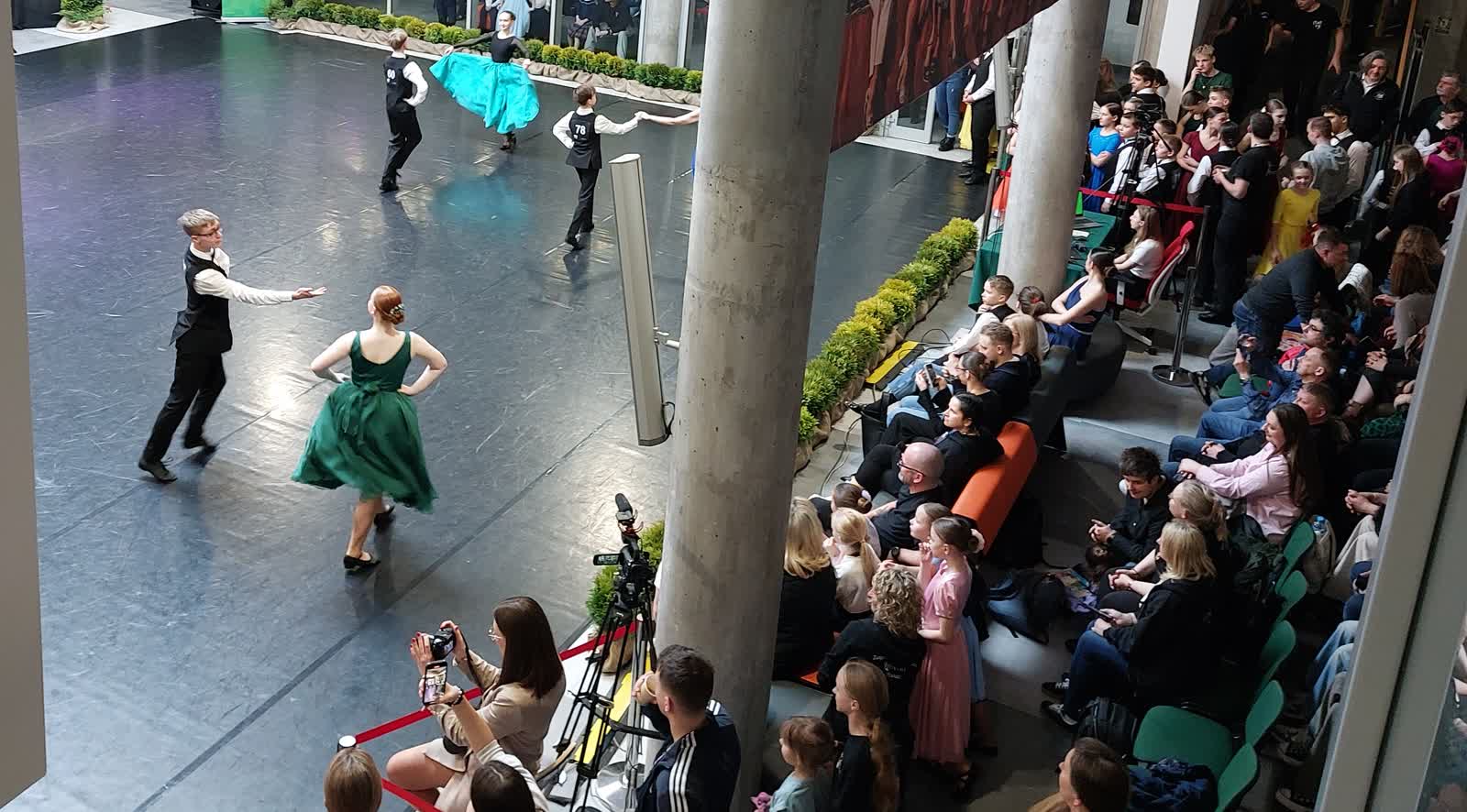 Polskie tańce królują w Puławach 2 tańce 8.jpg