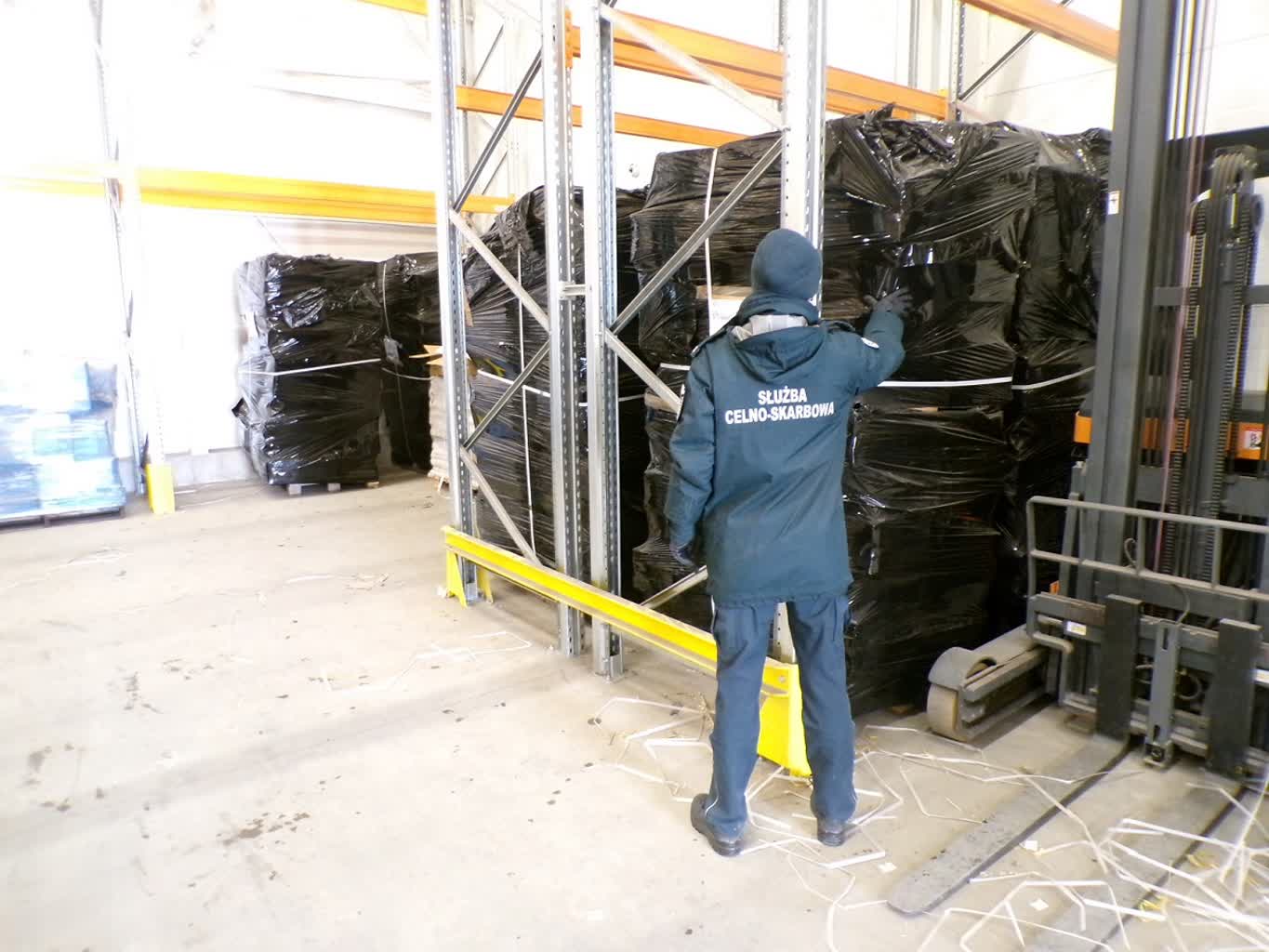 Podrabiane buty zatrzymane przez celników 2 20250402_podróbki(2).JPG