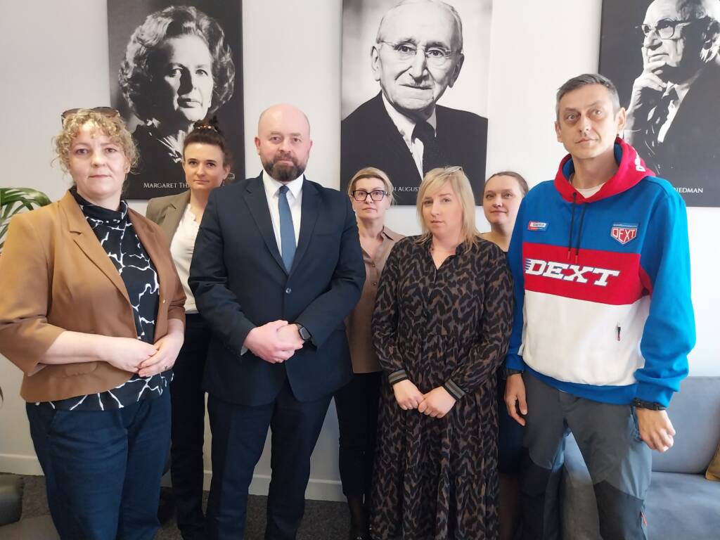 20250404 160702 2025 04 04 210007