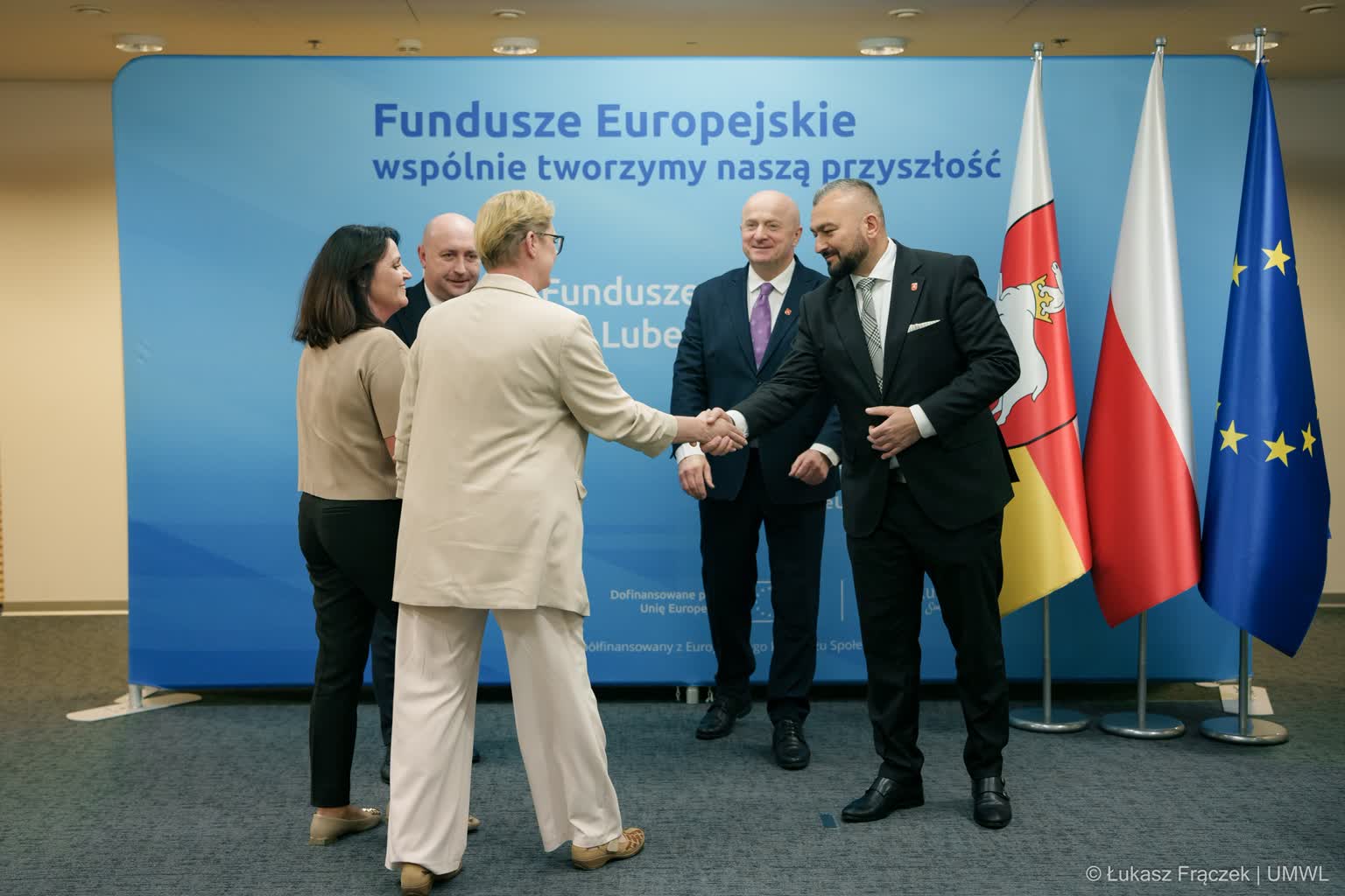 Lubelskie: Miliony na usługi społeczne, wsparcie rodziny i pieczy zastępczej 2 492653780_1119243276911341_8989748395861636398_n.jpg