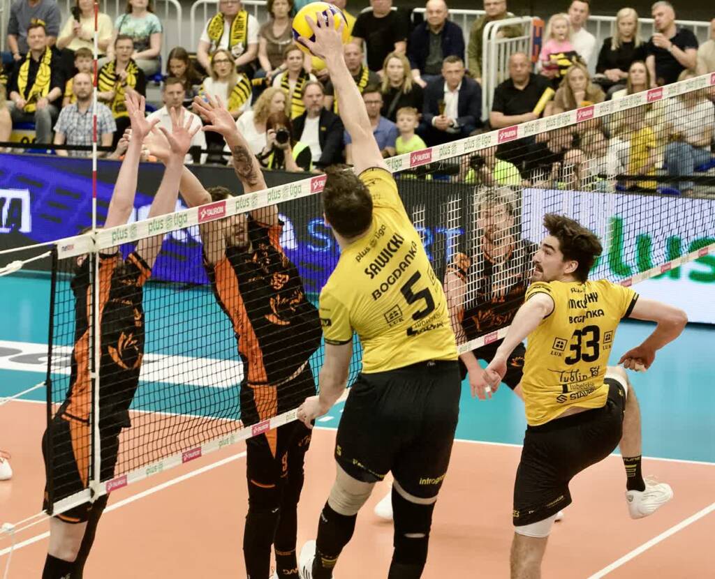 6k3d2289 2025 04 23 225805