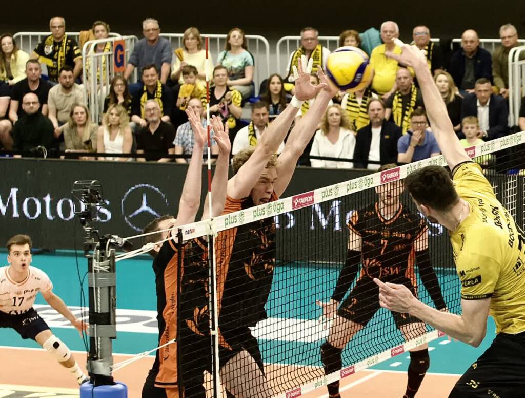 6k3d2430 2025 04 23 230015