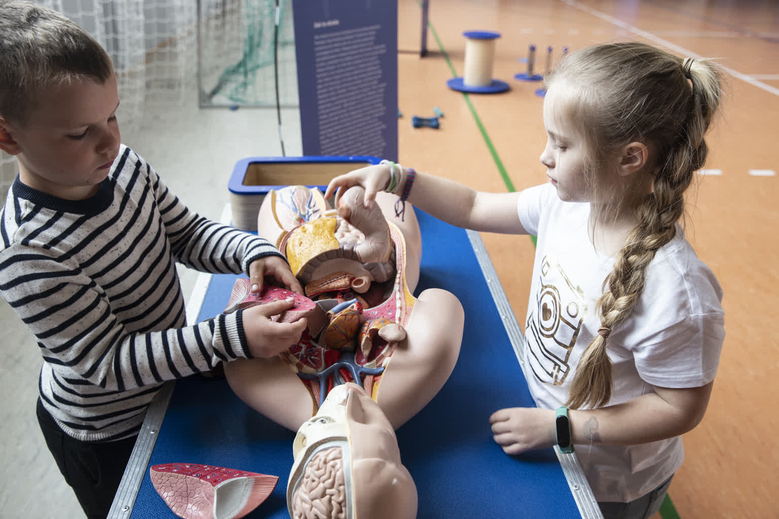 Interaktywnie i z atrakcjami. Naukowy autobus w podlubelskiej szkole 3 AS_22.05.05_NDC052.JPG