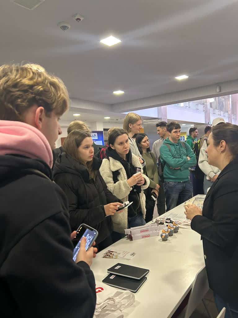 Targi Pracy Inżynierskiej. Firmy prezentują swoją ofertę 3 d53a9ac7-4d67-4768-895b-d67db0267d9c.jpg