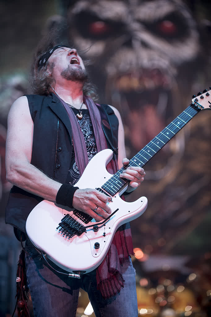 "Wciąż odczuwam głód" - wywiad z Adrianem Smithem, gitarzystą grupy Iron Maiden 2 iron-maiden-tulsa-26-2-16-45426.jpg