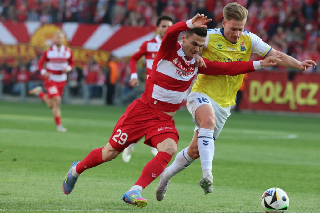 mid 25419579 2025 04 19 193827