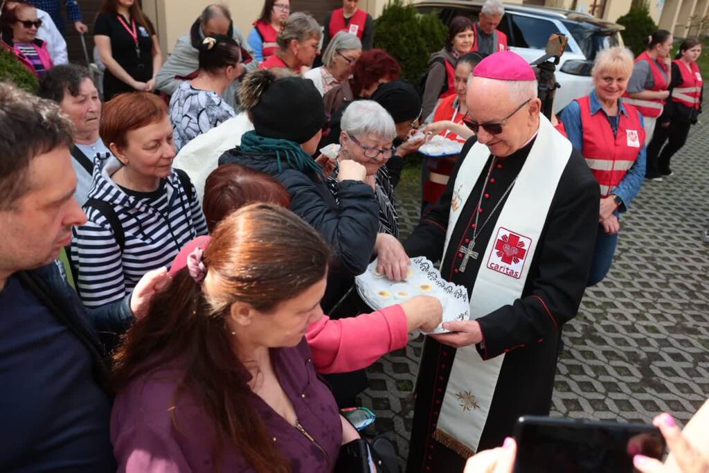 pm caritas 190425 015 2025 04 19 145322