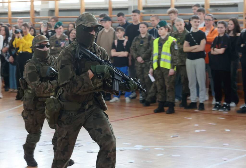 pm xiv lo 040425 022 2025 04 04 214432