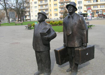 1280px pomnik pawlaka i kargula w toruniu 2025 05 28 072837