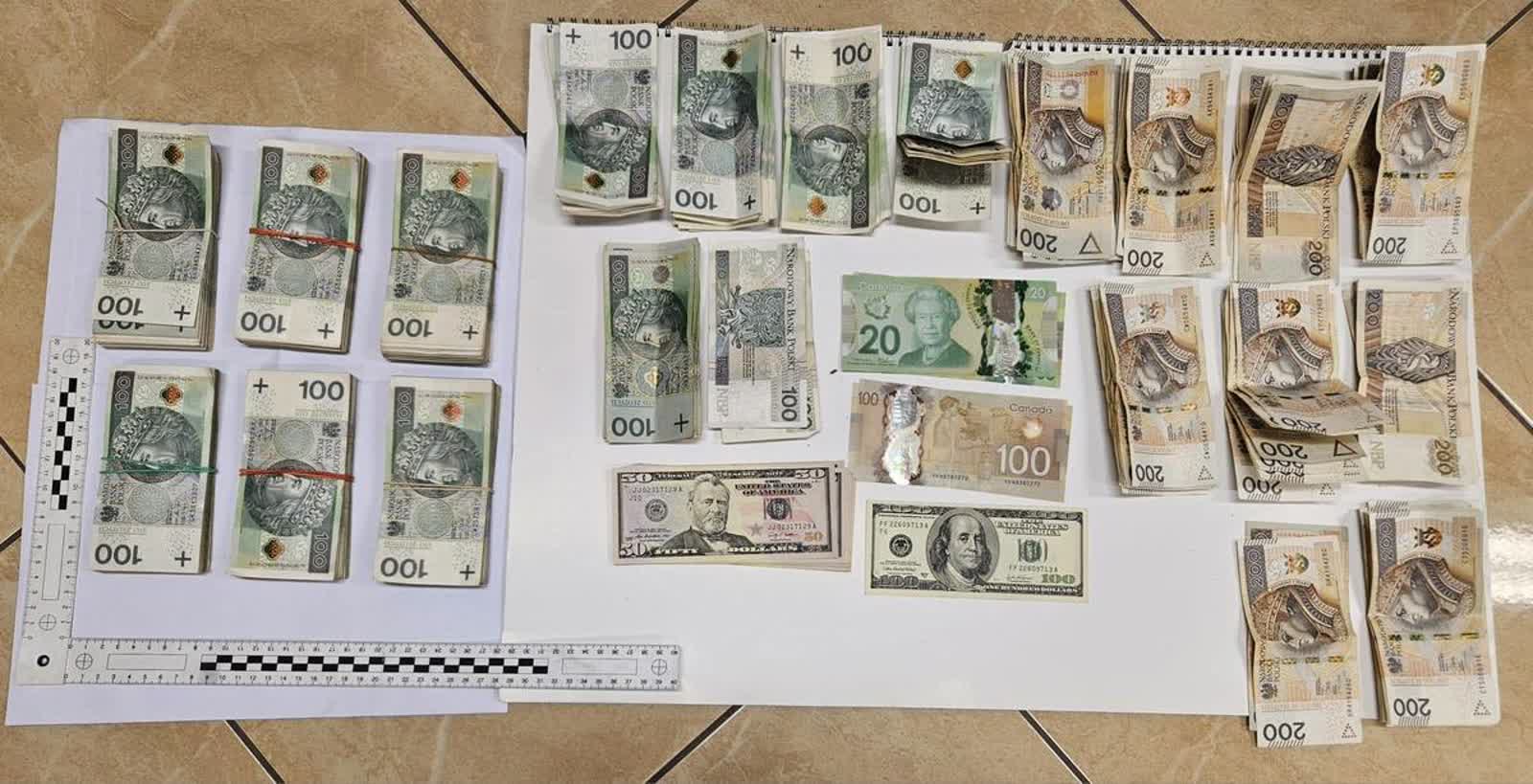 Oszukał seniorki na dziesiątki tysięcy złotych. 22-latek zatrzymany 2 358-266764_g.jpg