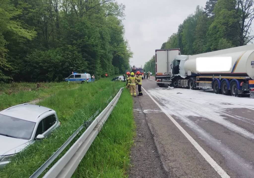 Zderzenie 4 pojazdów. Droga krajowa zablokowana 1 496949755 643711238645778 931197818455680104 n 2025 05 29 101537