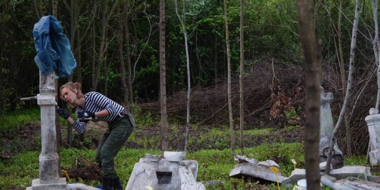 Burzowe odnawianie zabytkowego cmentarza w Oserdowie 1 dsc00779 2025 05 03 235747