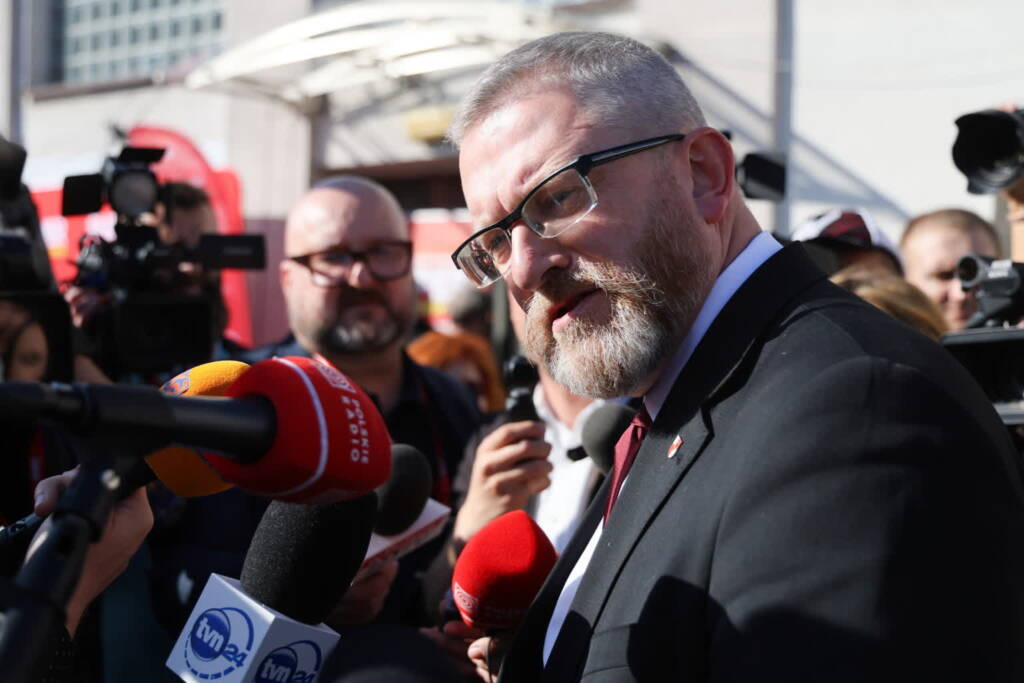 mid 25428414 2025 05 01 091057