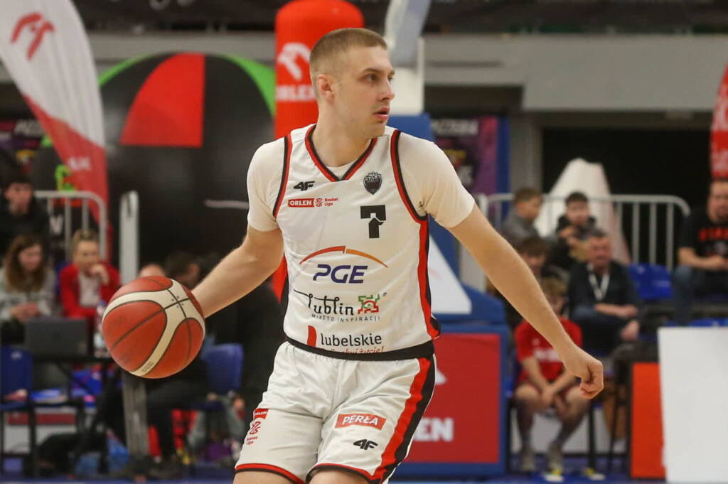 mid 25515584 2025 05 16 194300