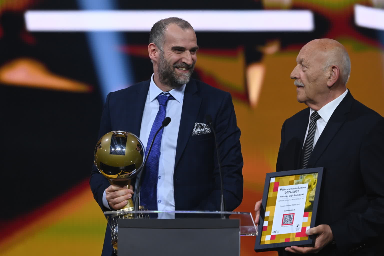 Gala 25-lecia Polskiej Ligi Siatkówki: Leon i Botti uhonorowani 2 mid-25520529.jpg