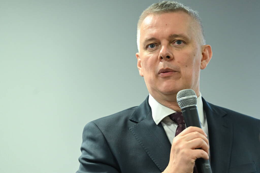 mid 25522717 2025 05 22 202423