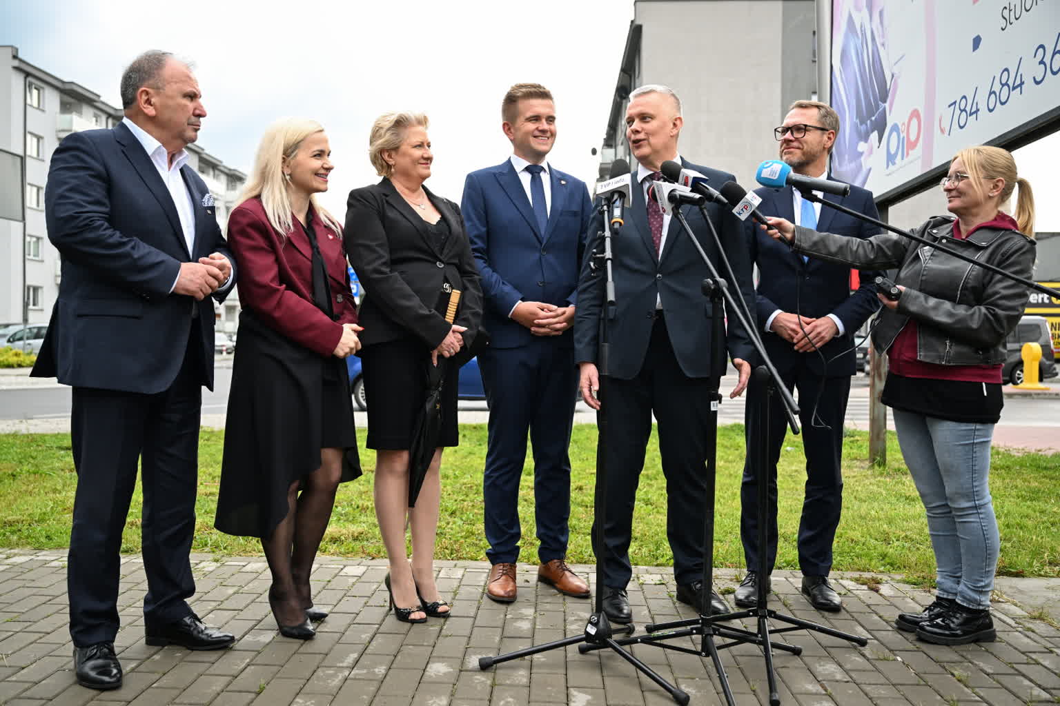 Łuków: Minister Siemoniak o budowie schronów 2 mid-25522718.jpg