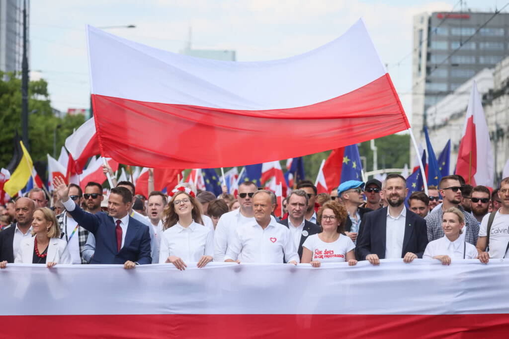 Warszawa: "Wielki Marsz Patriotów" Rafała Trzaskowskiego 3 mid 25525292 2025 05 25 141142