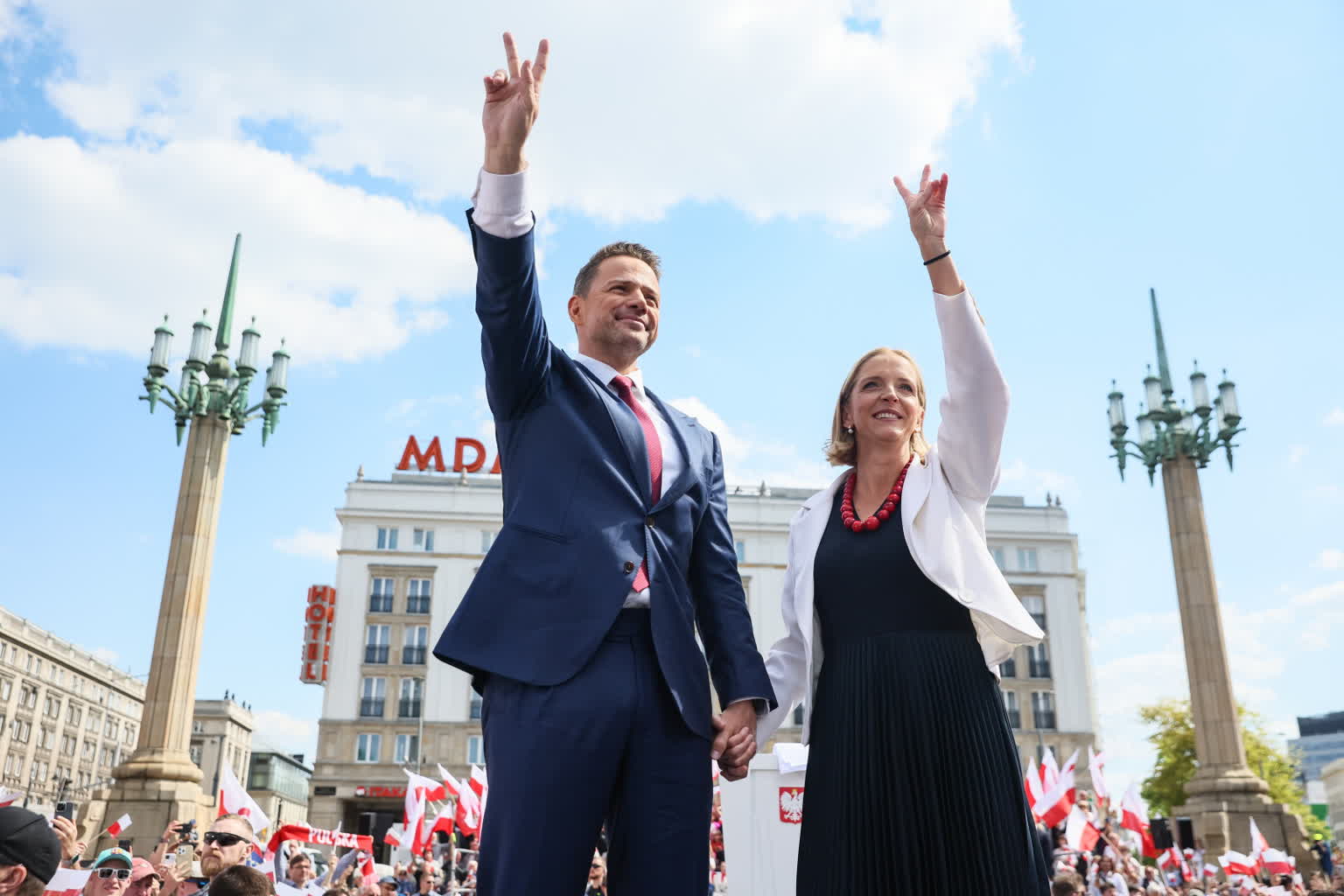 Warszawa: "Wielki Marsz Patriotów" Rafała Trzaskowskiego 3 mid-25525518.jpg