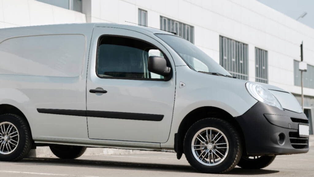 Kurierskie busy pod lupą policjantów. Co wykazały kontrole? 1 pexels norma mortenson 4391470 2025 05 26 125002