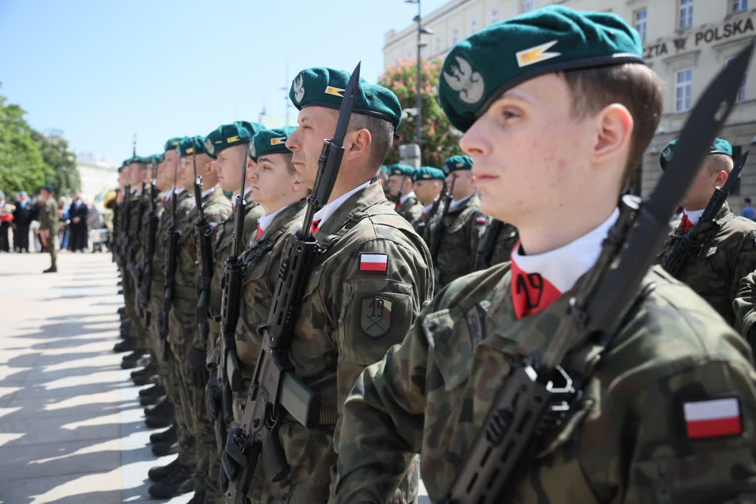 Lublin upamiętni 80. rocznicę zakończenia II wojny światowej 2 pm_kwiatki-080524-031-2024-05-08-141033.jpg