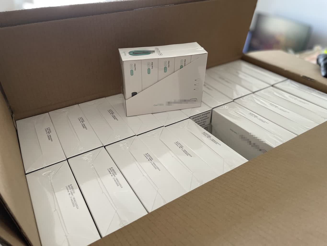 Nielegalne e-papierosy w centrum Lublina. Towar znalazła policja 3 350-267892.jpg