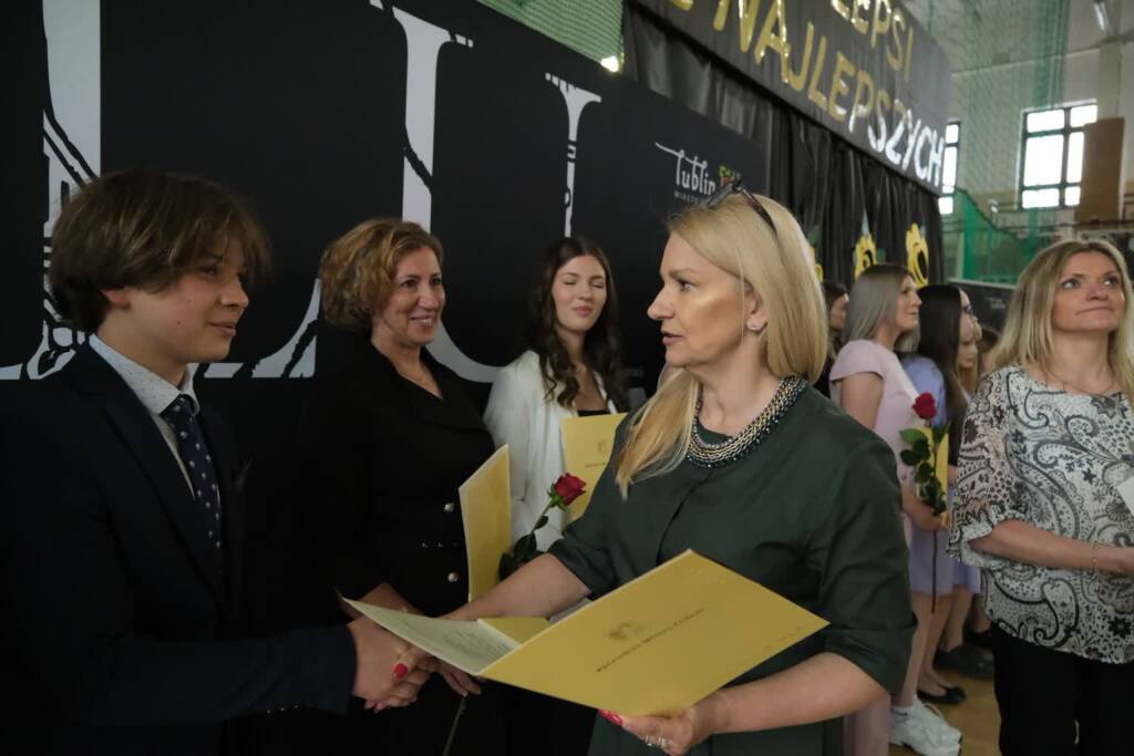 Stypendia Prezydenta Lublina dla najzdolniejszych uczniów 1 505767674 1121439983342819 5798655311632665668 n 2025 06 25 202528