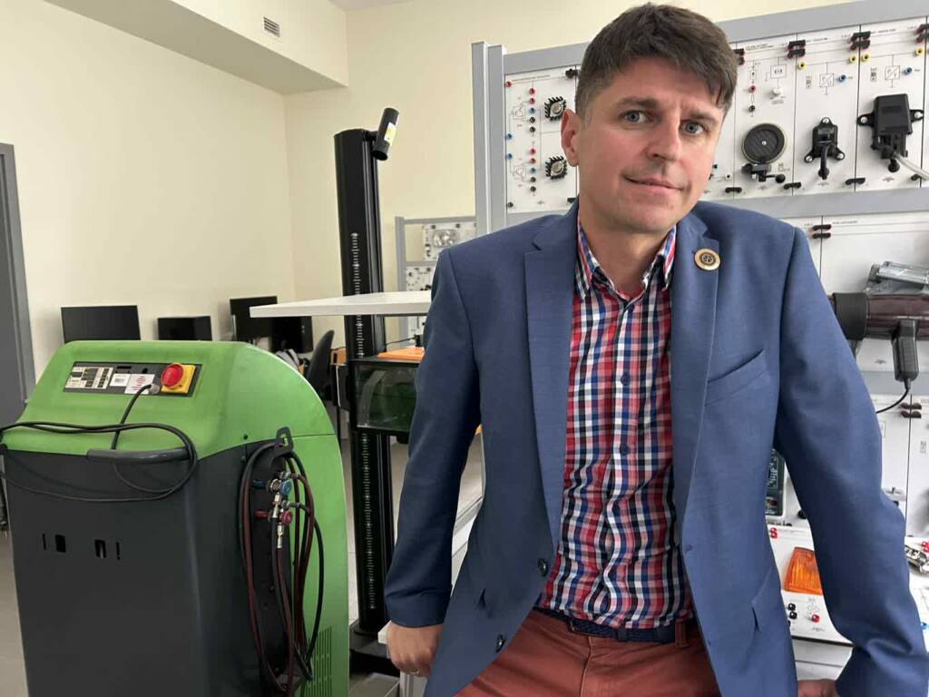 a17bf5fe 6c26 4f18 a4ee 200e9e3f2a1d 2025 06 12 174646