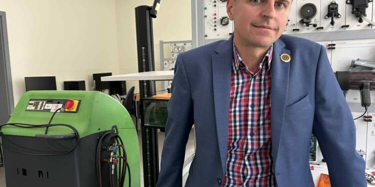 „Patrzymy na potrzeby rynku”. W Lublinie będą kształcić techników elektromobilności 1 a17bf5fe 6c26 4f18 a4ee 200e9e3f2a1d 2025 06 12 174646