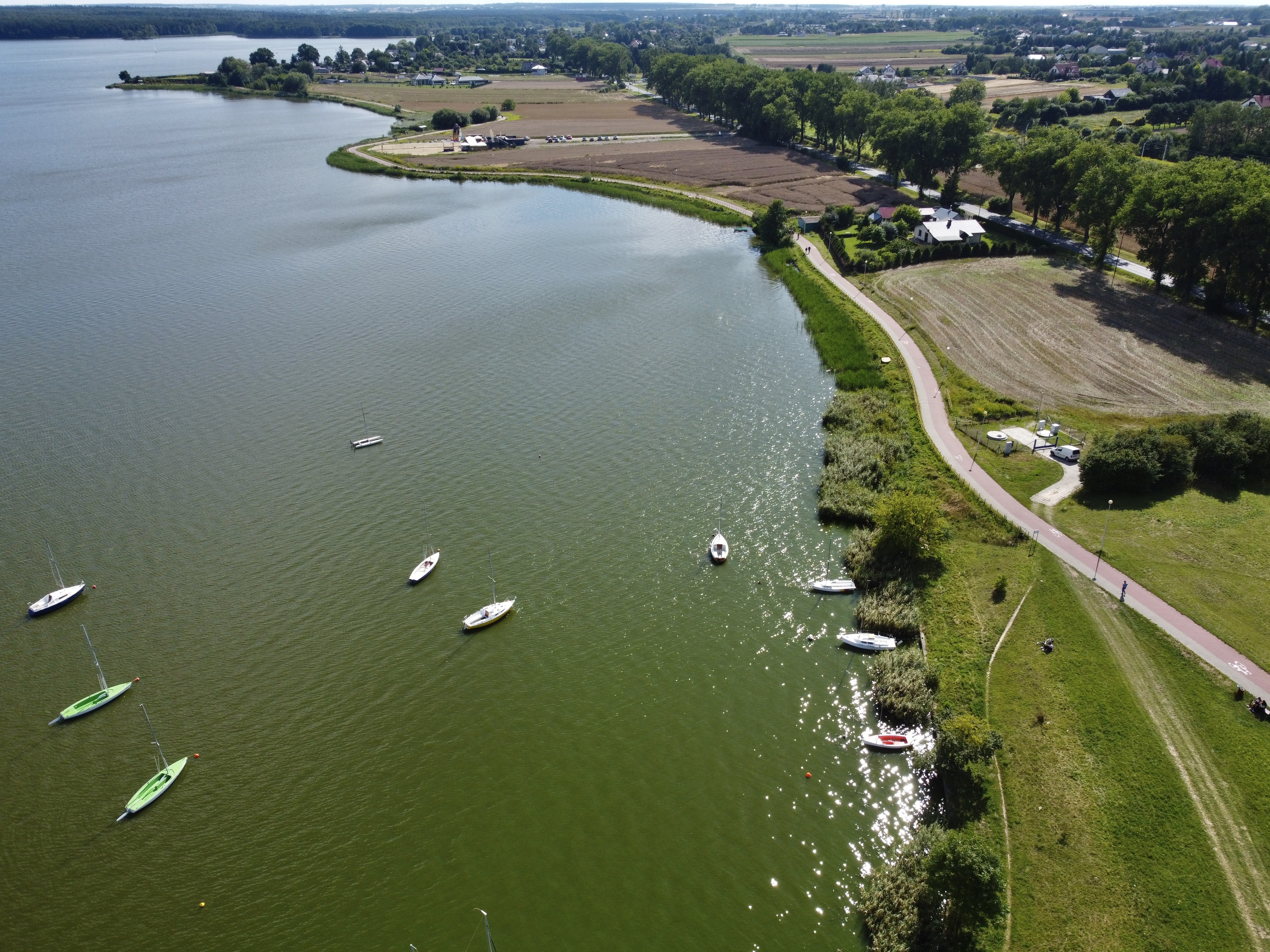 Zniszczyli wiatę dla morsów nad Zalewem Zemborzyckim. Teraz za to odpowiedzą