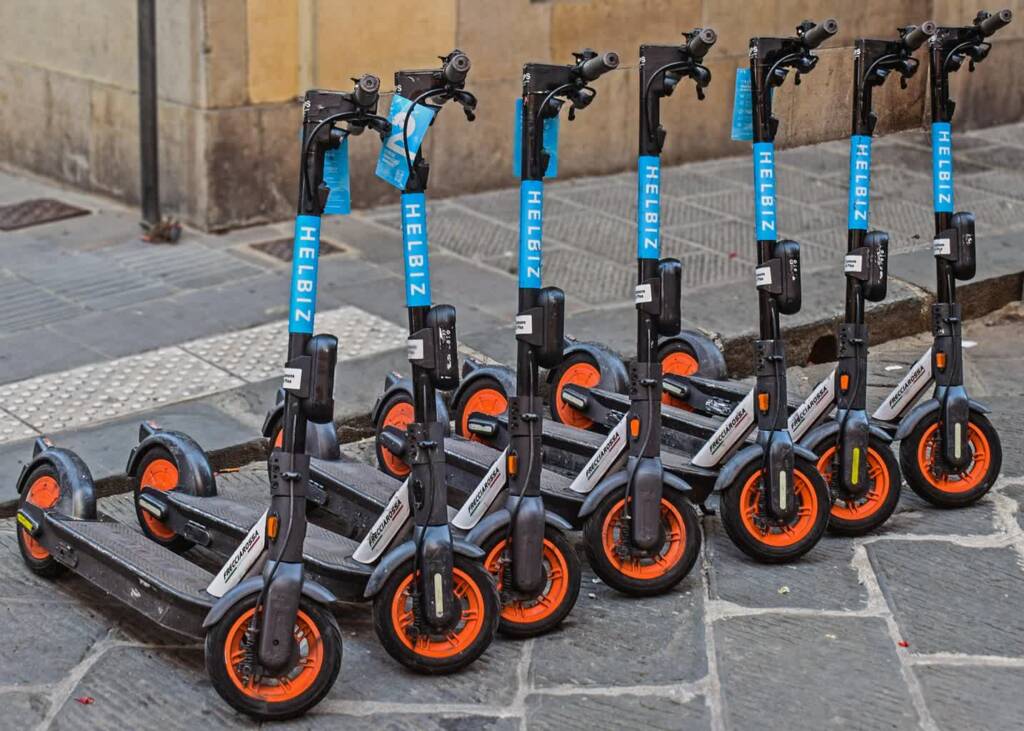 electric scooters 7340440 1280 2025 06 30 192518