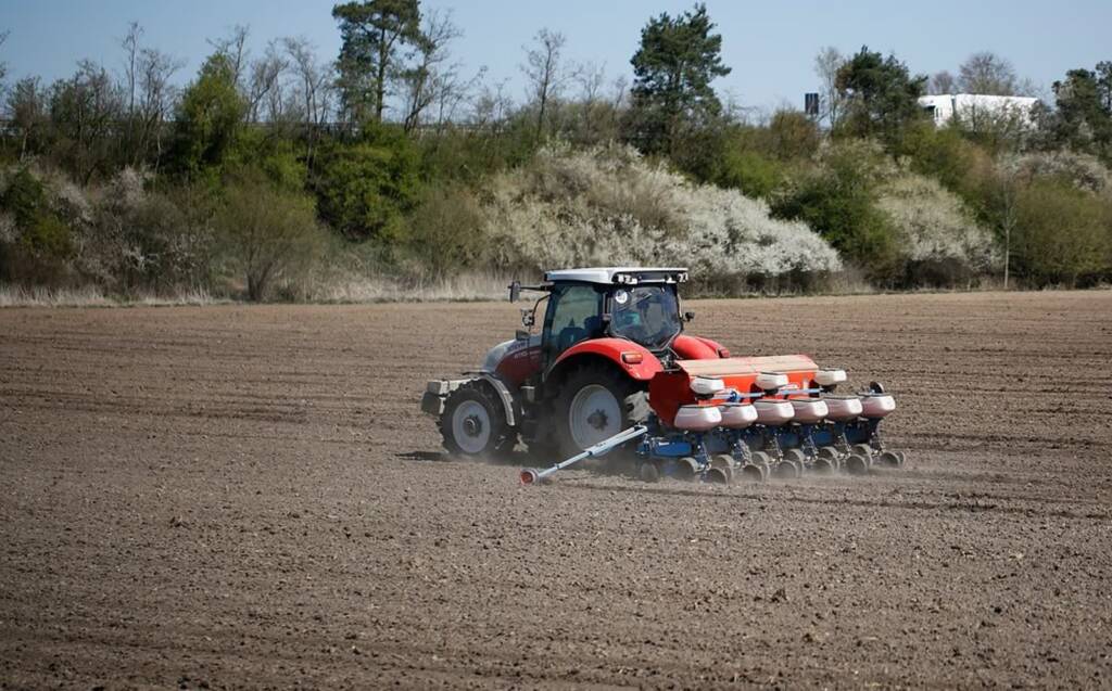 farmer 5041162 1280 2025 06 04 150745