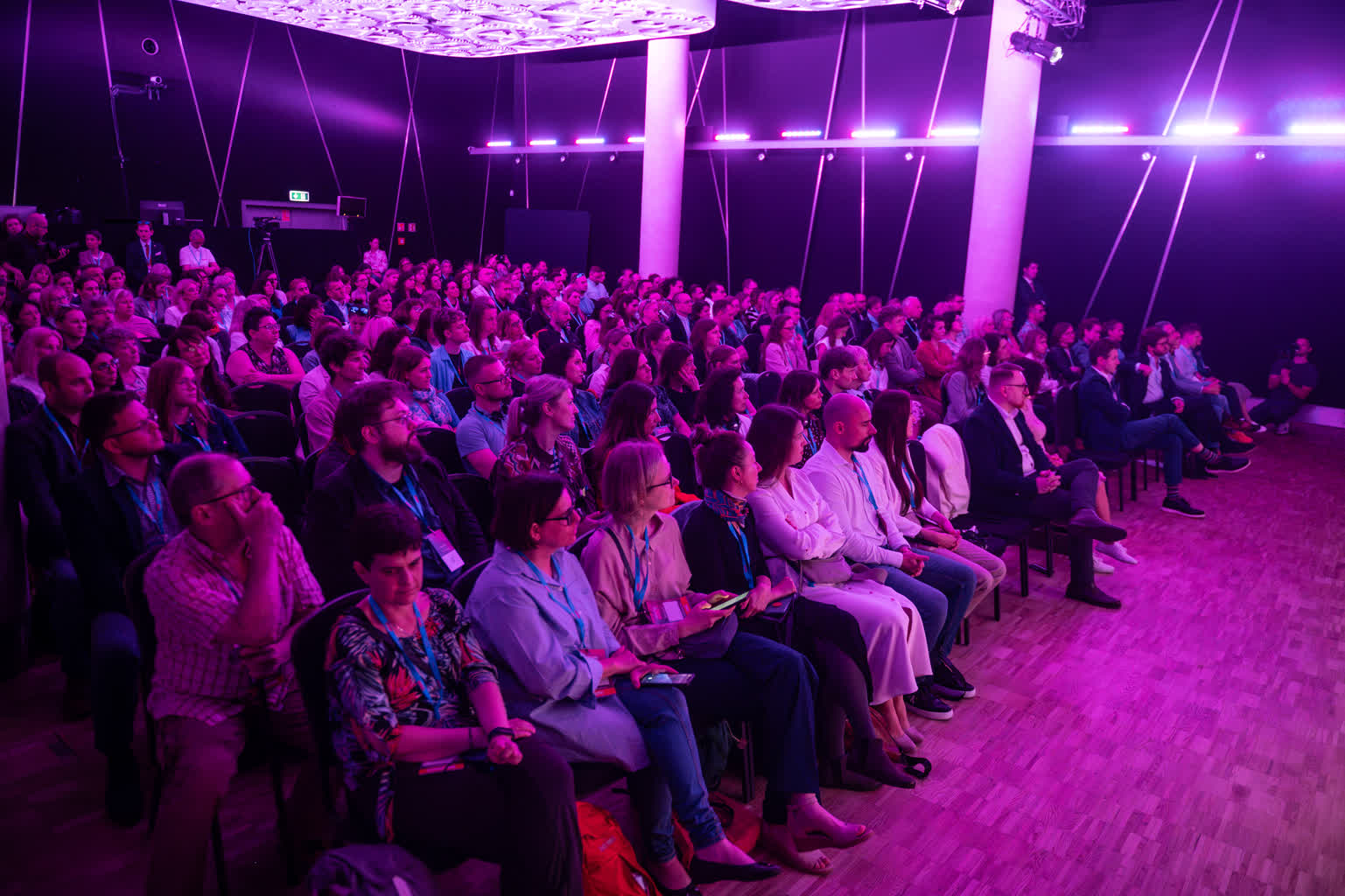 „Cyfrowi zakładnicy”. Nadużywanie smartfonów groźne dla dzieci i młodzieży 3 KRA22.jpg