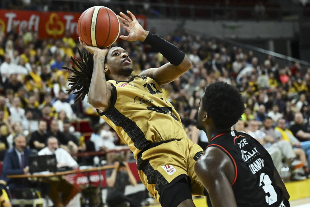 mid 25607335 2025 06 07 192441