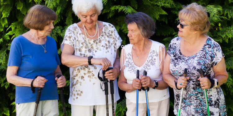 Nowe opaski SOS dla lubelskich seniorów 1 nowe opaski sos wkrotce trafia do lubelskich seniorow fot. zow w lublinie 2025 06 11 193538