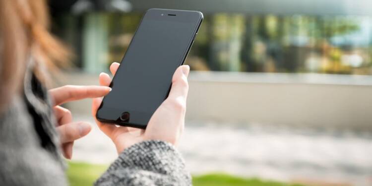 smartphone 2212963 1280 2025 06 04 204731