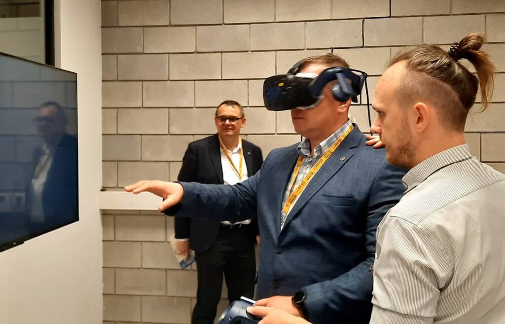 vr 2025 06 06 185557