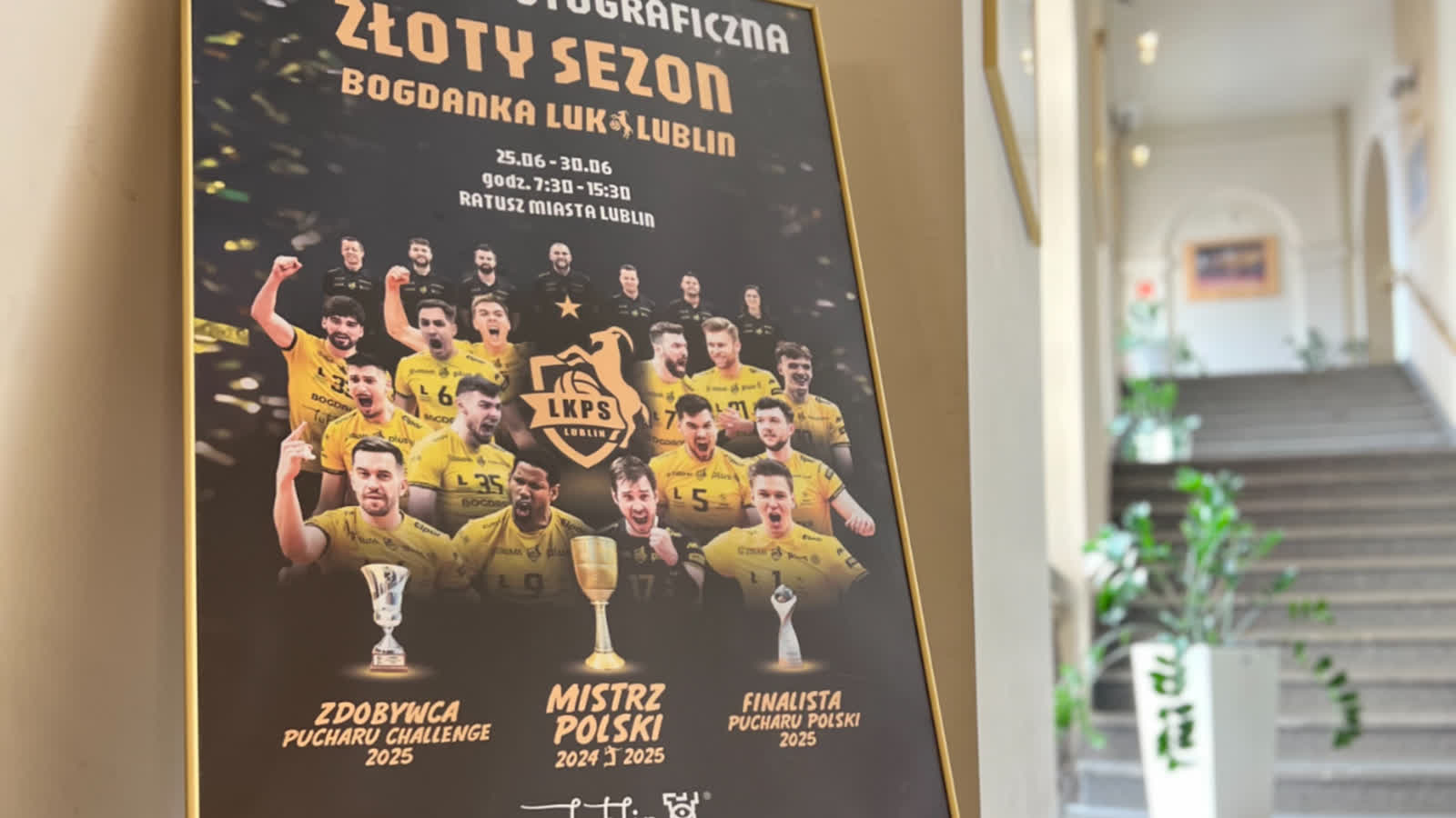 „Złoty sezon Bogdanki LUK Lublin”. Mistrzowski puchar do obejrzenia w ratuszu