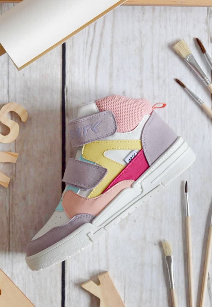 Trampki dziewczęce na lato: Jak wybrać obuwie, które pokocha Twoja córka? 2 1.jpg