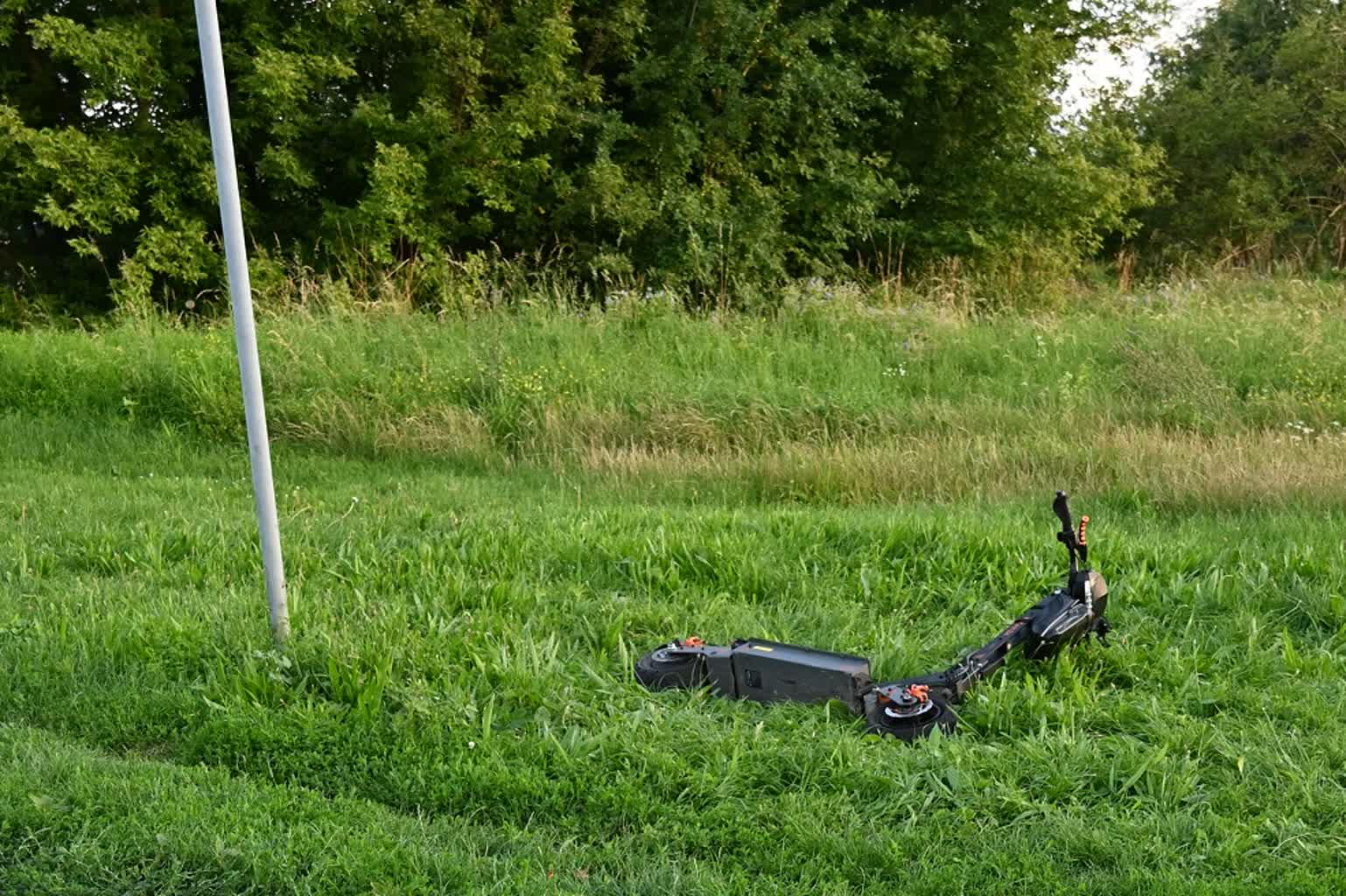 Groźny wypadek na hulajnodze. Dwie nastolatki w szpitalu