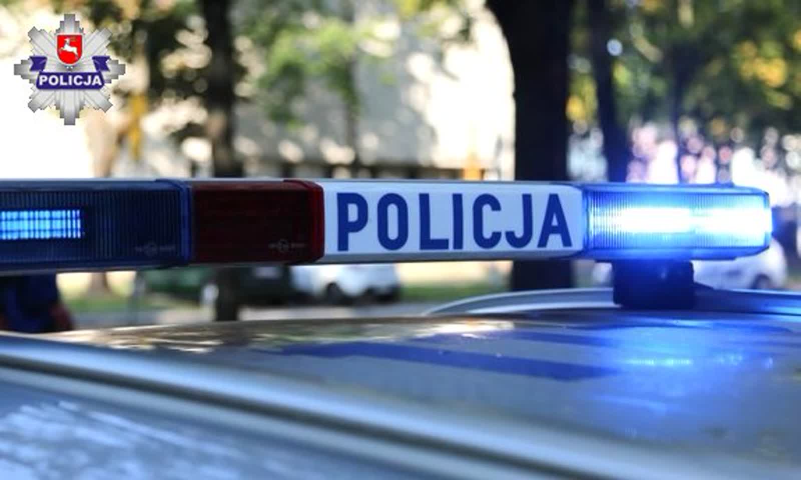 Spacerował z dzieckiem… środkiem jezdni. To nie koniec jego wybryków