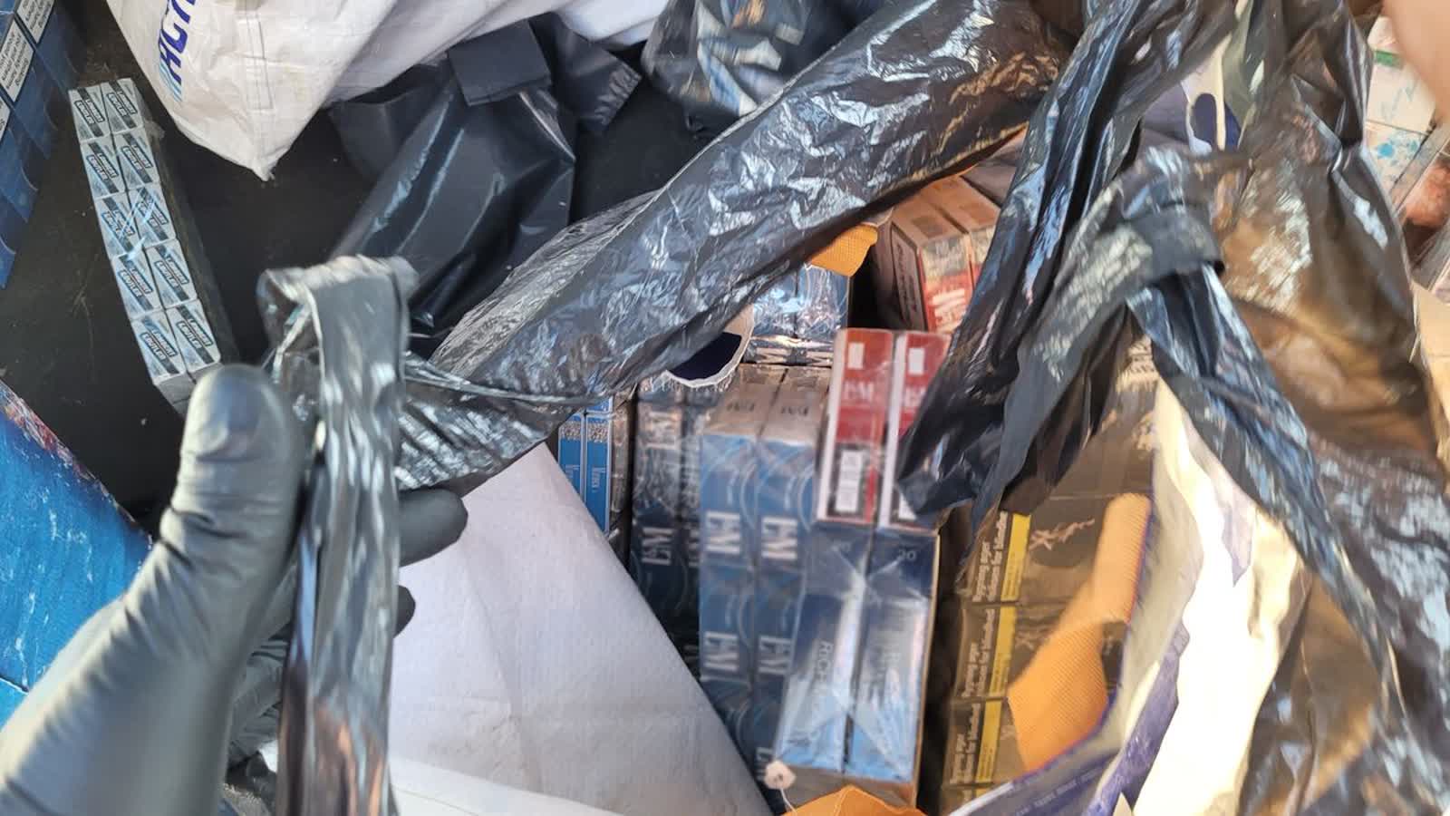 Samochód pełen kontrabandy. 62-latka usłyszy zarzuty 2 352-272315.jpg