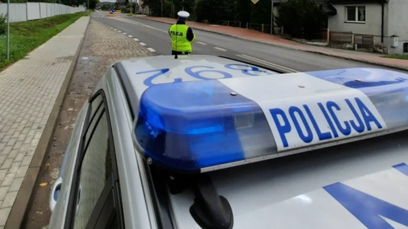 Zderzenie trzech osobówek na DK17. Są utrudnienia