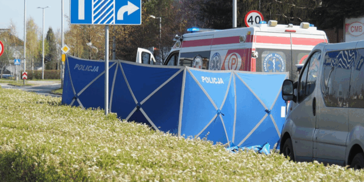 Śmiertelny wypadek. 60-latek potrącony na przejeździe dla rowerów 1 42 703722 2025 07 12 151014