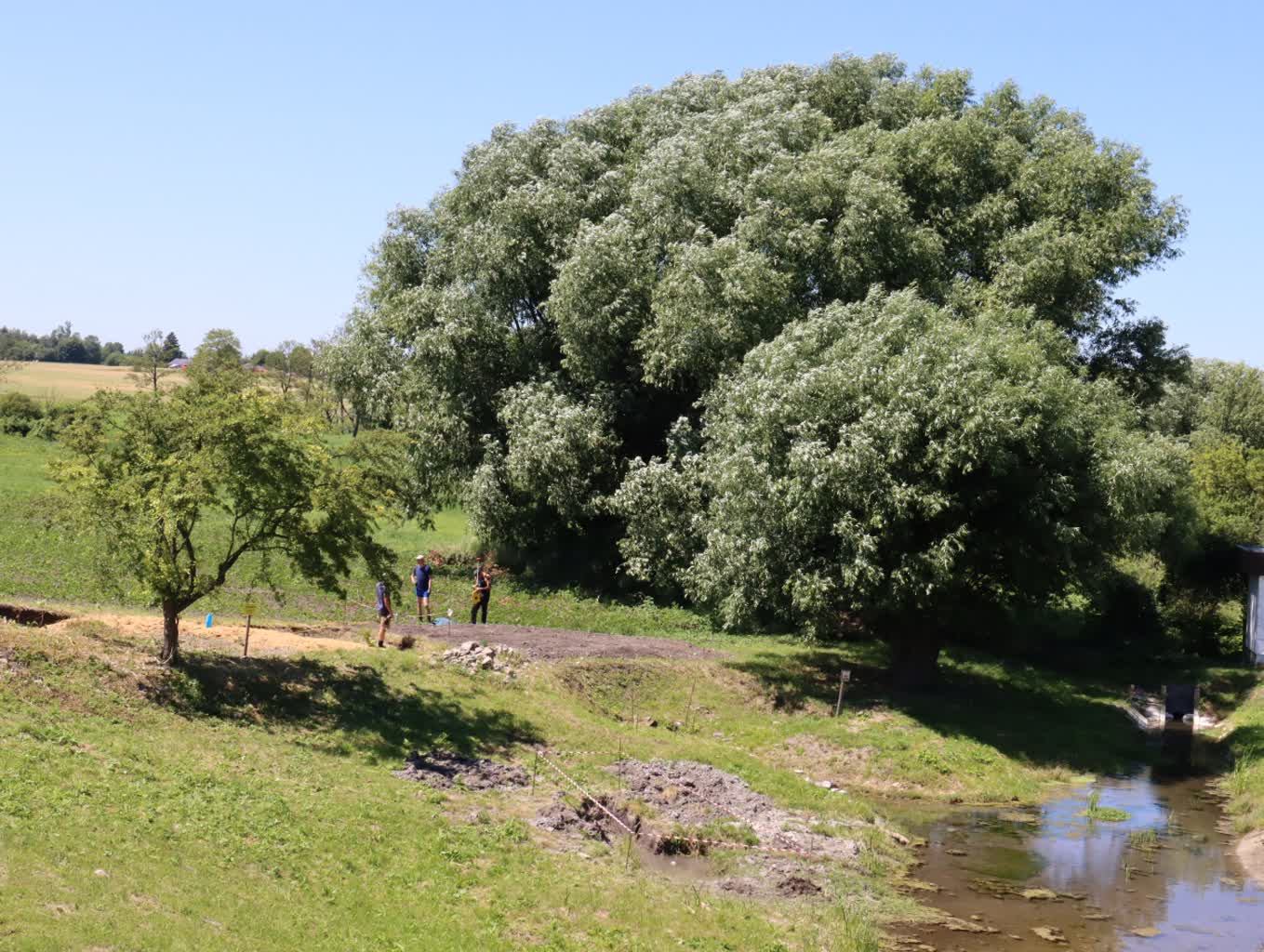 Średniowieczna wieża pod lupą archeologów 2 504431341_1043106311269711_1433038643190969201_n.jpg