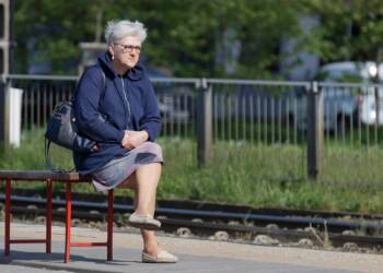 elderly woman 7201036 1280 2025 07 29 070927