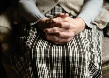 hands 4051469 1280 2025 07 10 071107